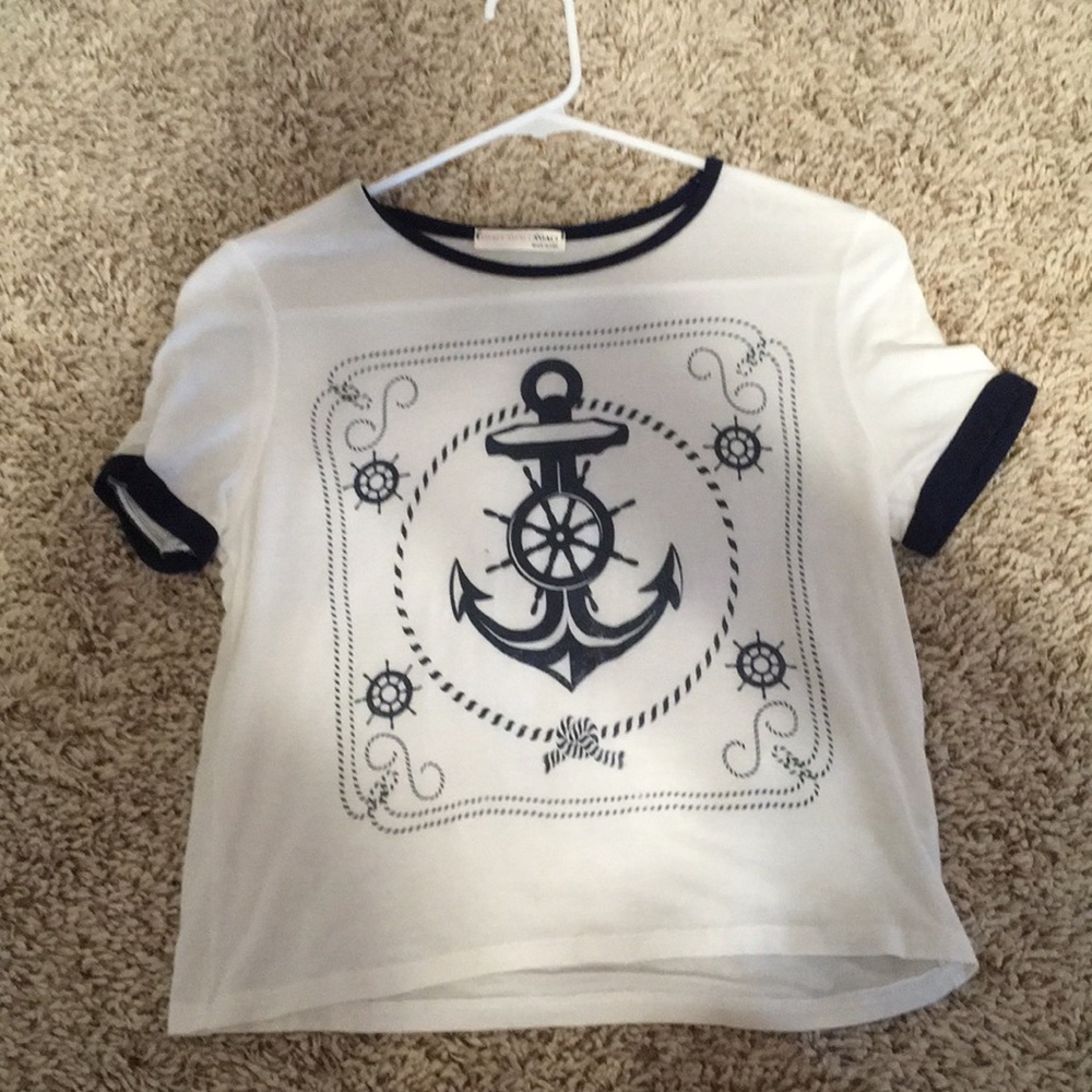 adorable cropped anchor shirt!!